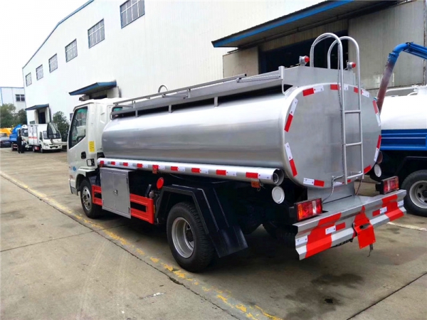 凯马2.48方蓝牌供液车