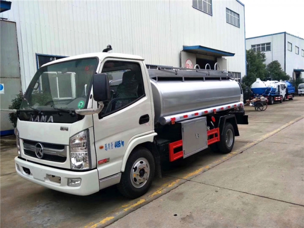 凯马2.48方蓝牌供液车