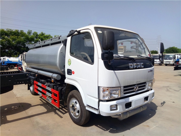 东风多利卡5.9方供液车