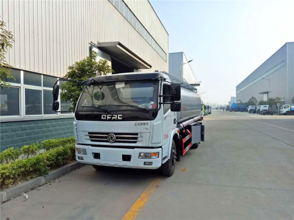 东风多利卡10.2方供液车