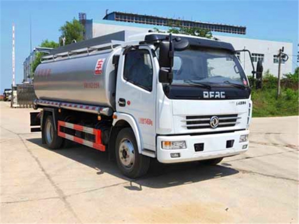 东风多利卡10.2方供液车