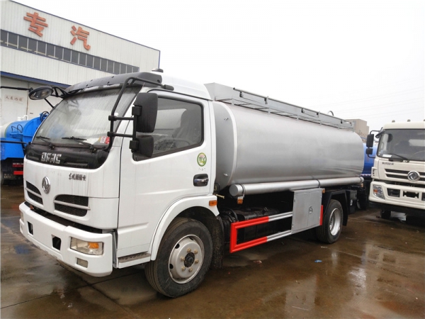 东风多利卡10.3方供液车