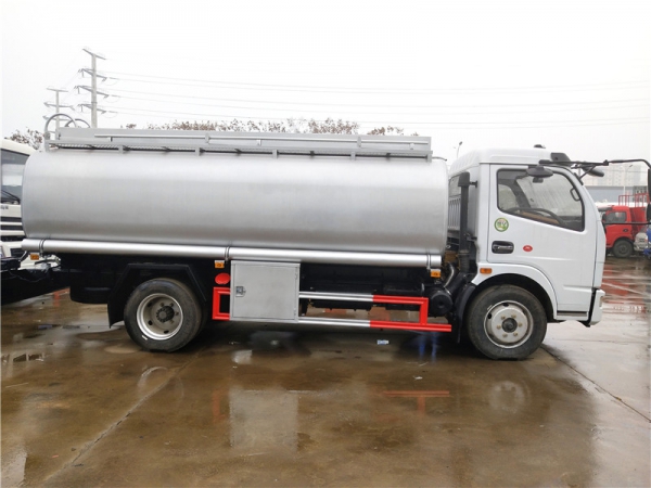 东风多利卡10.3方供液车