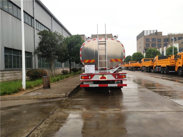 东风天龙26.7方供液车