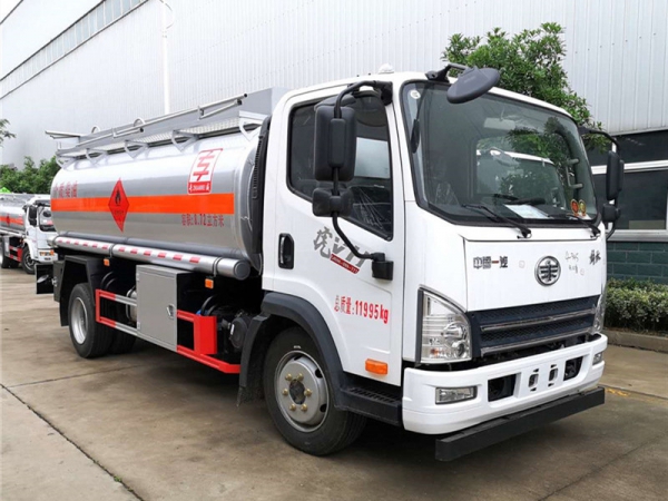 同威解放8.72方加油车