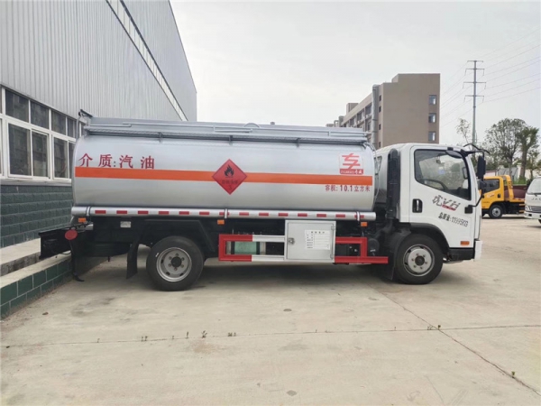 同威解放10.1方加油车【满载10吨】