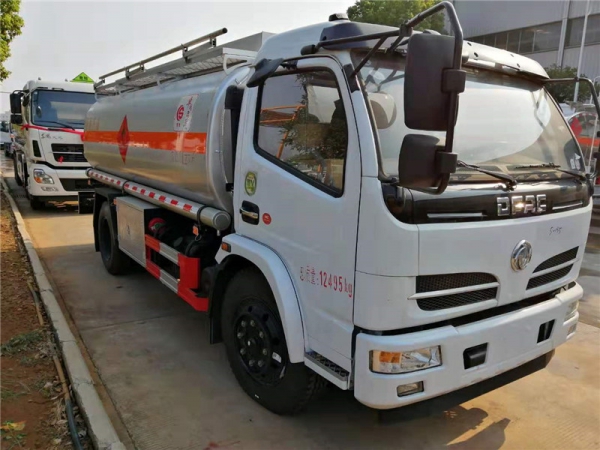 楚胜东风多利卡10方加油车【实际最大容积11.2方】