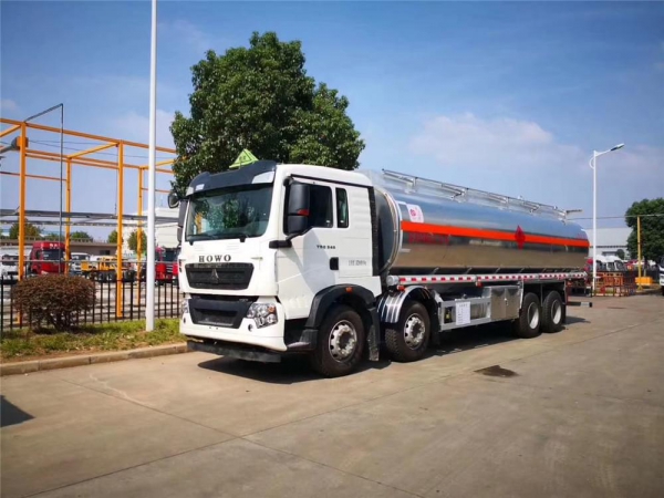 重汽汕德卡前四后八30.5方铝合金运油车【20吨不超载】