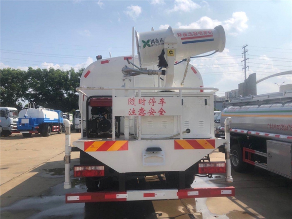 国六东风12吨带雾炮洒水车【公告容积10立方】