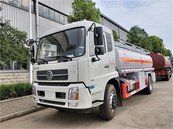 国五东风天锦12.5方加油车【满装载12吨】