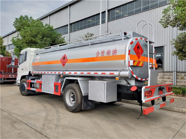 国五东风天锦12.5方加油车【满装载12吨】