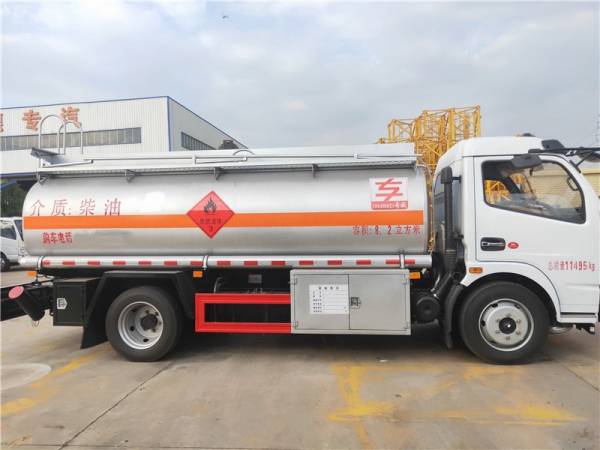 国五东风多利卡8.2方加油车【钢板桥】