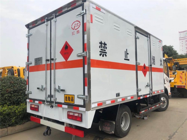 国五解放蓝牌危险品厢式货车4.1货箱