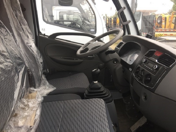 东风天锦朝柴4.43方加油车