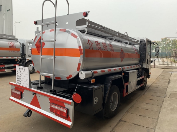 东风天锦朝柴4.43方加油车