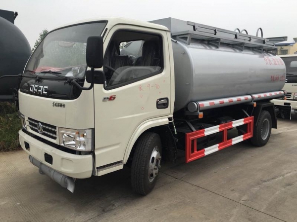 东风多利卡5.9方供液车