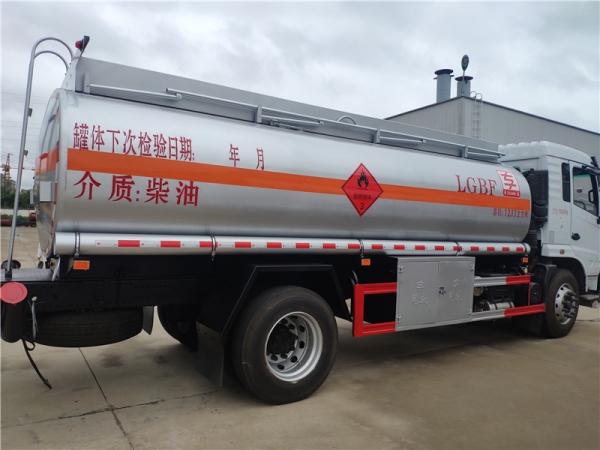 12.53方东风专底油罐车-新款驾驶室